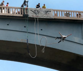 Saut a l Elastique en Isere